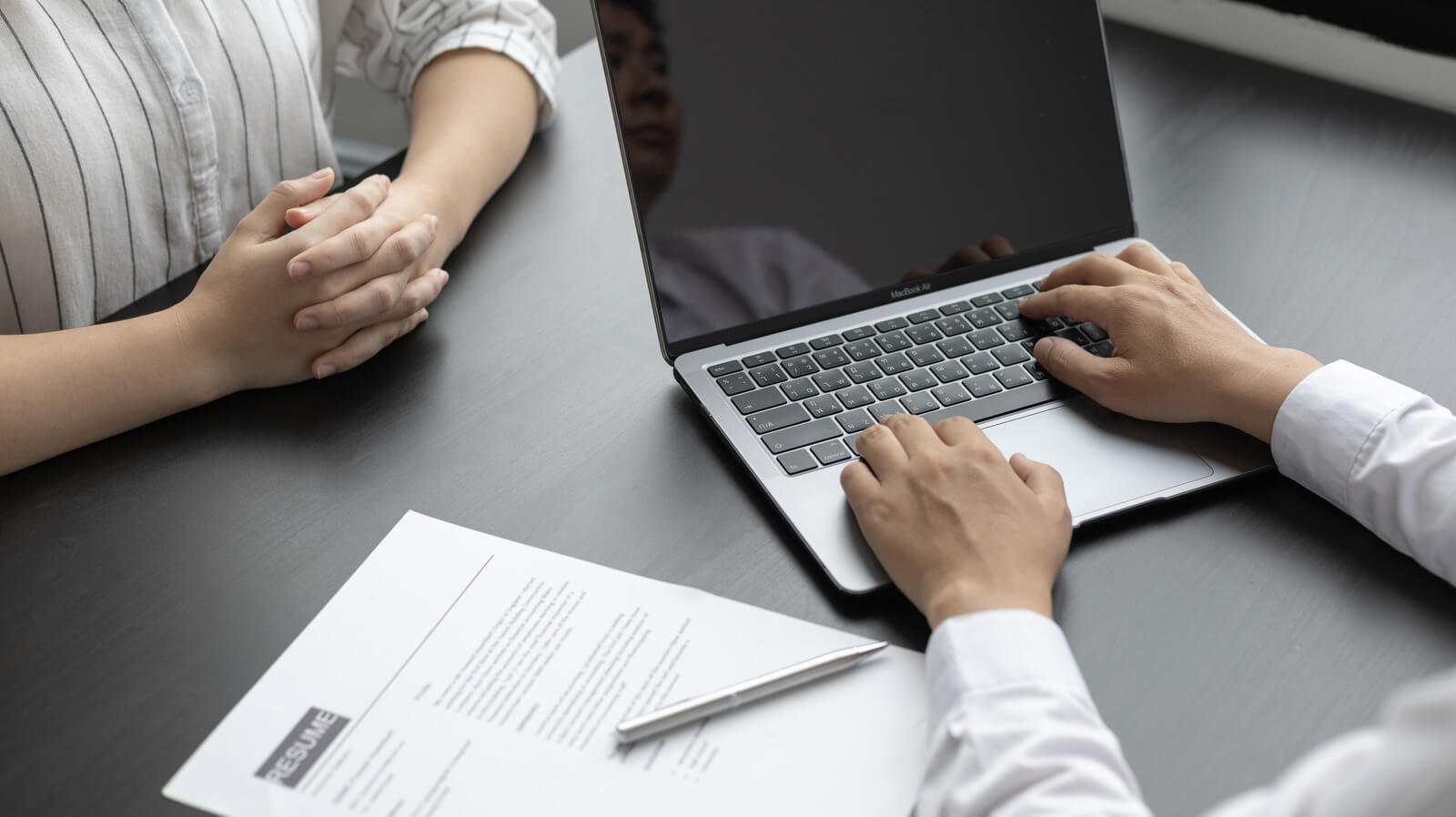 How to Network for a Job and Build the Right Connections